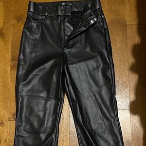 Pantalon Zara simili cuir noir